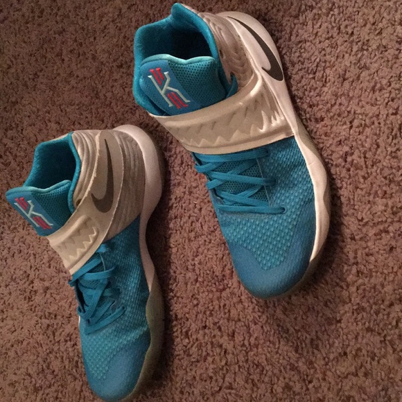 Kyrie’s Christmas’s edition - Picture 3 of 4